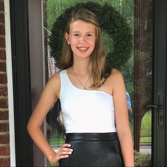 Meet your Posher, Madison - Picture 1 of 1